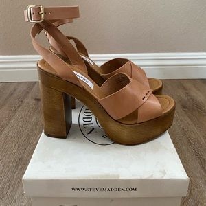 STEVE MADDEN PLATFORM HEELS